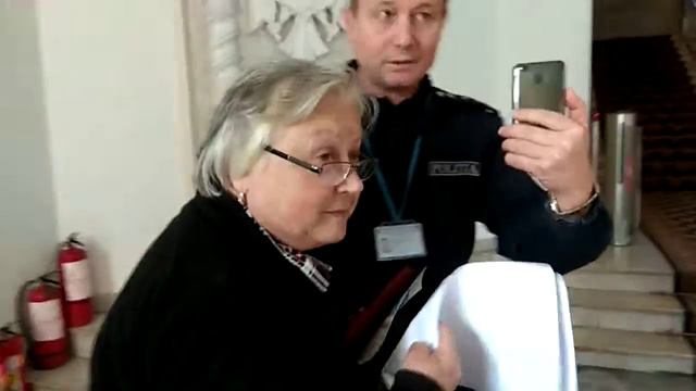 Тудор Гуштюк и пенсионерка смотреть онлайн