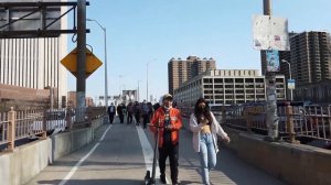 Жизнь во время эпидемии. Год спустя город начал оживать #1