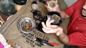 طريقة روعة لتنظيف مطحنة القهوةGreat way to clean a coffee grinder