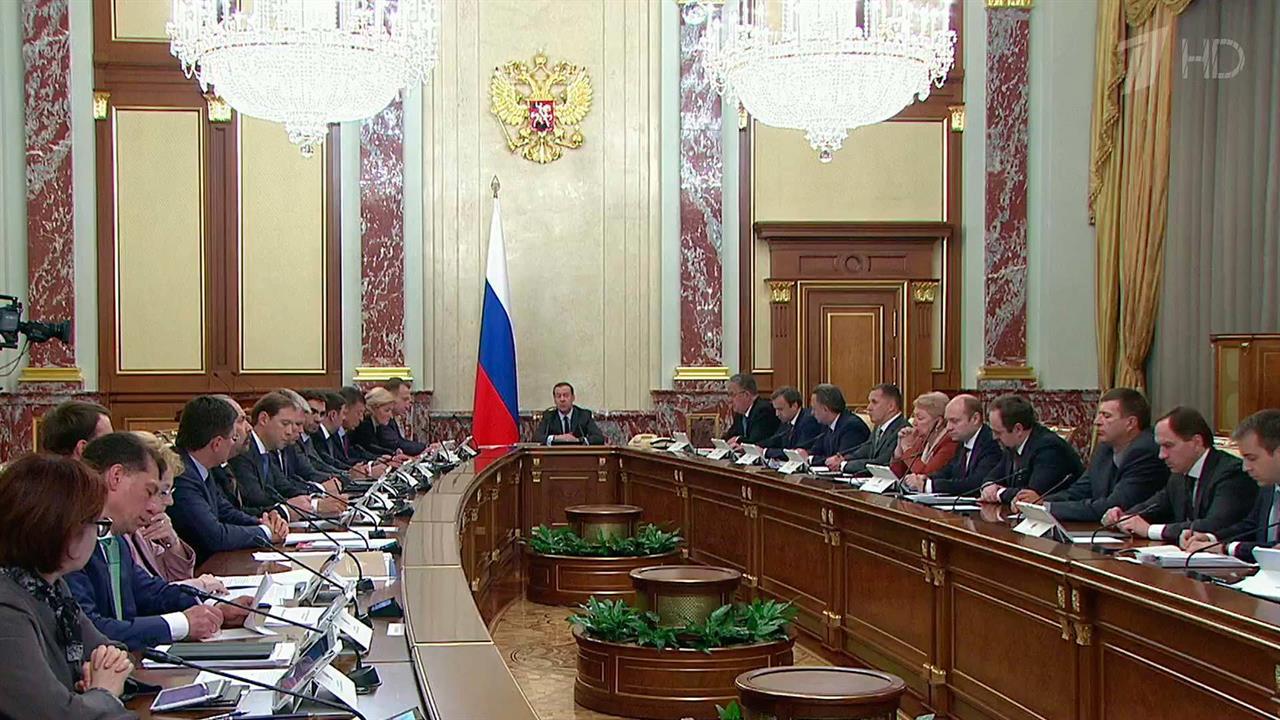 Дмитрий Медведев утвердил проект стратегии развития сельхозмашиностроения РФ до 2030 года