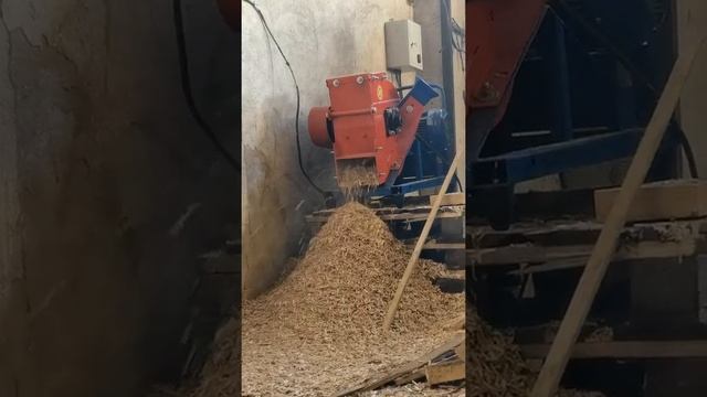 Видео от клиента Термит Щ350 (СтанкоПромГрупп)  производство Арболитовых блоков