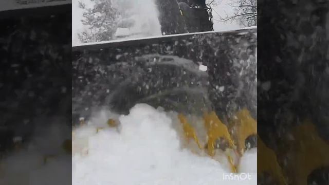 Уборка снега механическим способом и лопатами смотреть онлайн