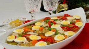 ХОЛОДЕЦ ИЗ КУРИЦЫ простой рецепт.Лучшая закуска на Новогодний стол .