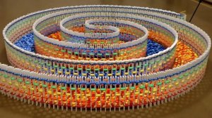 ДОМИНО ШОУ Потрясающая тройная спираль 15000 домино