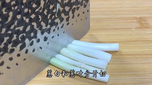 油燜大蝦的家常做法，外酥里嫩，蝦肉鮮嫩Q彈，廚房小白都能學會【阿光廚房】#油燜大蝦 #油燜大蝦做法 #蝦食譜 смотреть онлайн