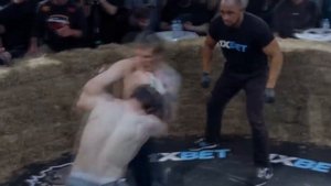 РУССКИЙ БОКСЕР 2 РАЗА УРОНИЛ и ДОВЕЛ до БЕШЕНСТВА ДАГЕСТАНСКОГО ЧЕМПИОНА МИРА!