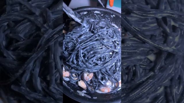 Спагетти нери с морепродуктами ГОТОВИМ ДОМА.Чёрные спагетти.Spaghetti neri with seafoods.Black past