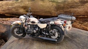 Масштабная модель мотоцикла Урал Гир-Ап. Scale model of the URAL Gear Up motorcycle made of paper.