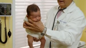 Как моментально успокоить плачущего ребенка