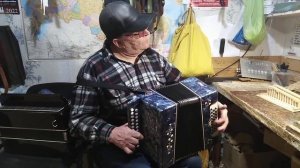 Гармонь кировская заказная ре-диез мажор