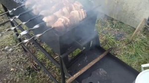 Мангал с откидным столиком - результат удивил! Покрыл термостойкой краской для мангалов vixen.