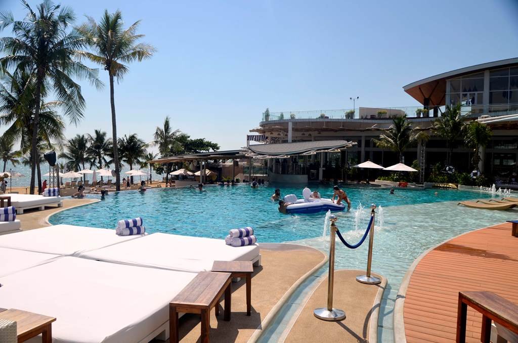 клуб на пляже отеля Pinnacle
Pattaya, may 2019