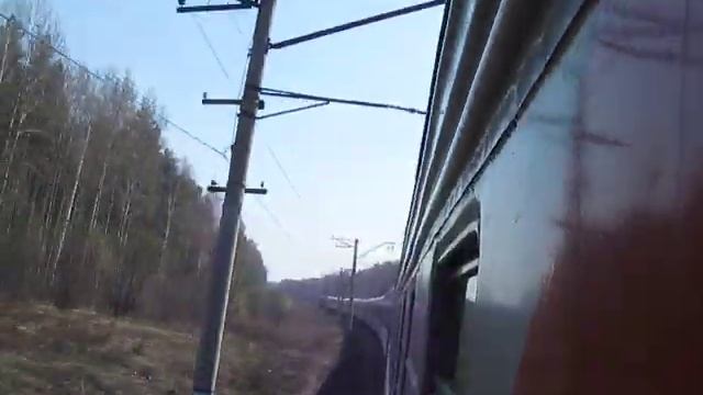 Поезд мчится, миновав Екатеринбург смотреть онлайн