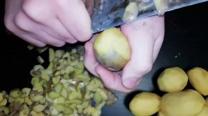 Как ПРАВИЛЬНО ЧИСТИТЬ КАРТОШКУ ножом. Лайфхак. Мастер Шеф повар. РАБОТА КУХОННЫМ НОЖОМ. Кухня