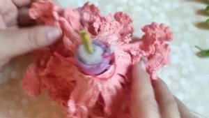 Вязаная кукла Букет: обзор юбочки