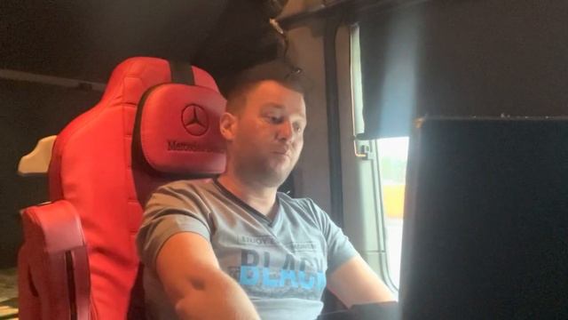 ВОДИТЕЛЬ КАТЕГОРИИ Е. КАК Я УСТРАИВАЛСЯ В ДЕЛОВЫЕ ЛИНИИ БЕЗ ОПЫТА??ГДЕ РАБОТАЛ??