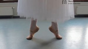 Полезные упражнения для маленьких балерин дома - как правильно вставать на полупальцы.