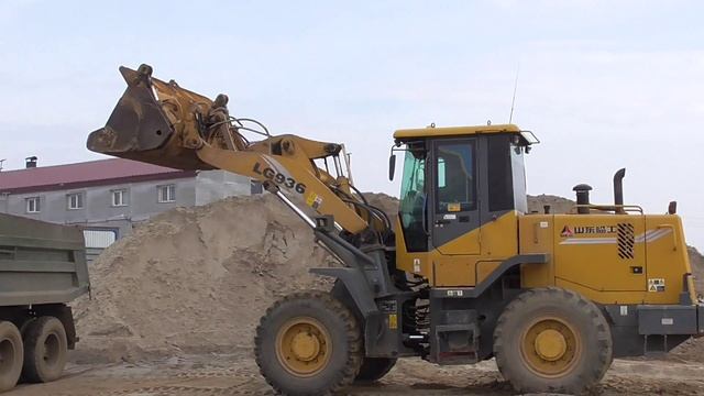 Купить песок в Московской области. Продажа и доставка песка смотреть онлайн