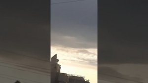 В НЕБЕ ЧТО ТО ЛЕТАЕТ!!!😭😭😭😱😱😱😱