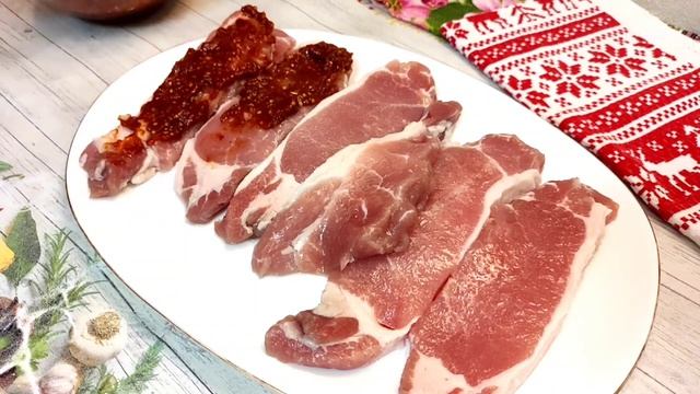 Мясо в томатном маринаде в духовке! Очень вкусное и аппетитное!