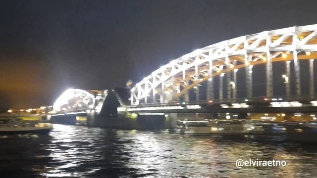 Побывать в Питере и... увидеть развод мостов! Вот оно счастье!!!