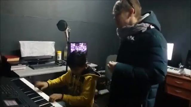 Лудуб Очиров и Александр Гагарин (группа Сансара из Ект.) Видео Хэнк Бердяева. смотреть онлайн