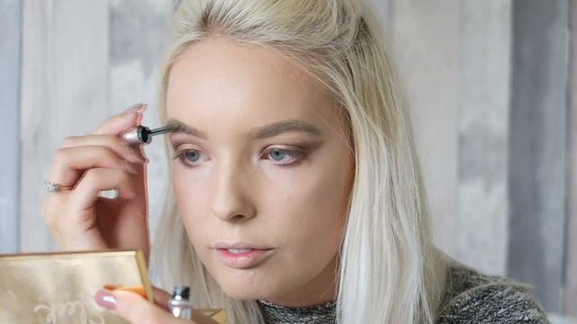EVERY DAY MAKEUP | Sophie Charlton смотреть онлайн