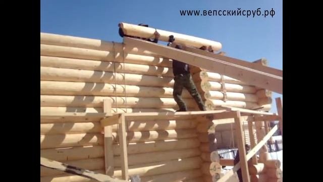 Как поднимать брёвна на сруб по покатам