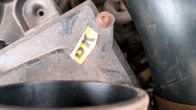 Опель вектра Ц . меняю свечи  люфт стук крестовины на карданчике  . opel vectra c #3