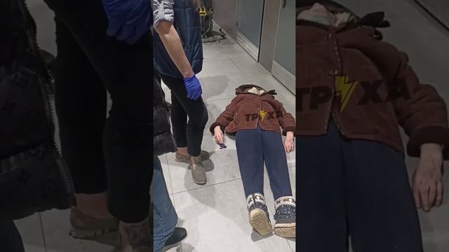 Бабушке стало плохо в супермаркете