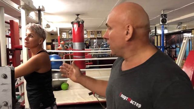 "Отжимание в наклоне" или "Подтягивание с упором в пятки". Тренер - Александр Стомер смотреть онлайн