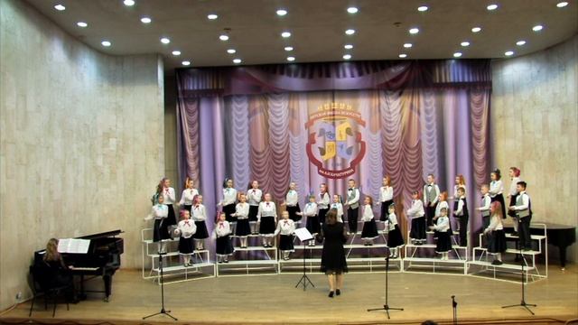 "Раз, два, радуга" 
муз. О.Хромушина, сл. В.Семернина