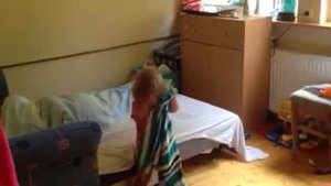 Пока сестра спит...