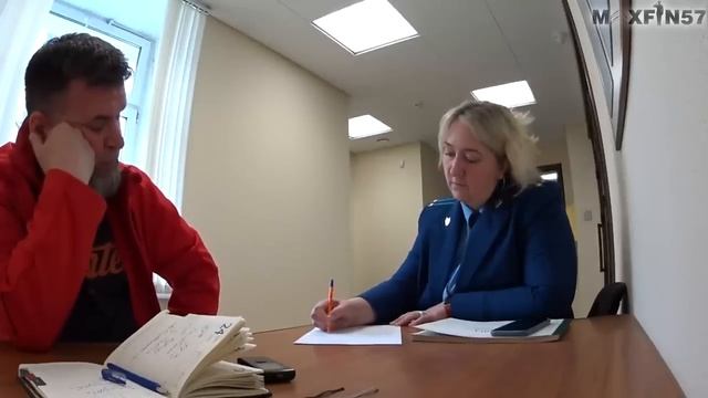 ПРОКУРОР ПОЛУЧИЛА ПО ШАПКЕ ОТ ЮРИСТА!!! смотреть онлайн