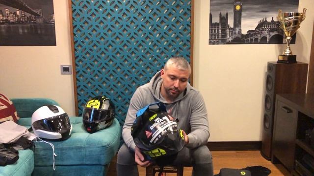 Снегоходная экипировка. Выбираем шлем