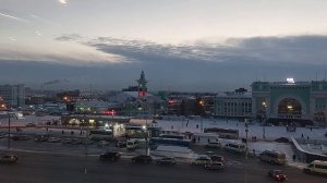 НОВОСИБИРСК 4К/ВИД НА ВОКЗАЛ НОВОСИБИРСК ГЛАВНЫЙ И ПРИВОКЗАЛЬНУЮ ПЛОЩАДЬ ГАРИНА-МИХАЙЛОВСКОГО/ЯНВ.2