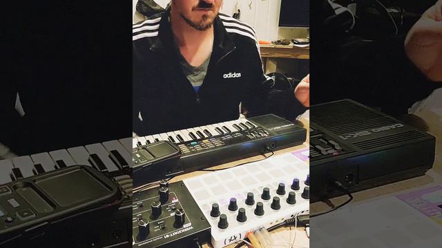 The Squeeze -casio sk1, kpmini, beatstep pro, volca drum, moog werkstatt, microgranny смотреть онлайн