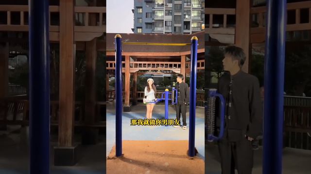 老闆週末團建，機靈員工說可以上街派發傳單！#一定要看到最後#專治不開心 смотреть онлайн