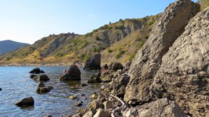 Кутлакская бухта. Каменный пляж под Караул-оба. Веселое, Новый Свет