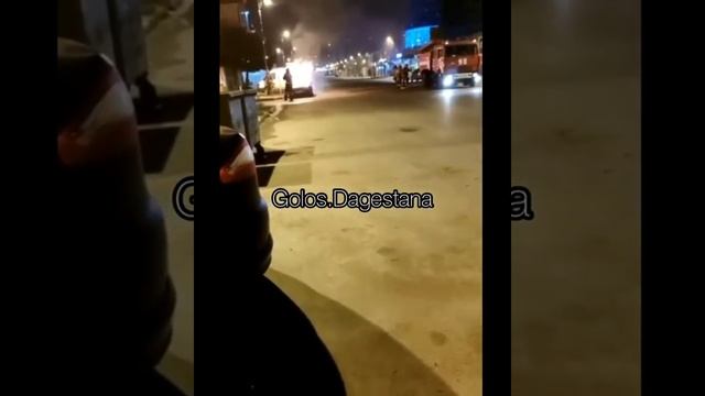 В Дербенте парнишка  поджог машину от скуки, объяснил что «заморосил» ГОЛОС ДАГЕСТАНА