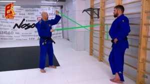 Делай так, чтобы бросать лучше / Отработка техники дзюдо с резиной / ЗМС Александр Мазаев