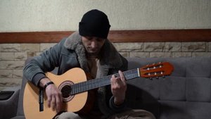 Твоя нежная походка (НА ГИТАРЕ) все ее поют красиво