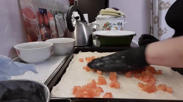 Пицца, тесто на дрожжах.
