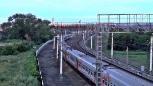 Как поворачивает поезд?