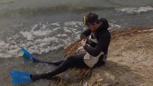 ☝ПОДВОДНАЯ ловля РАКОВ в марте на Варваровке, бодрит однако!