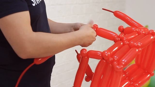 Машинка из шаров Вспыш смотреть онлайн