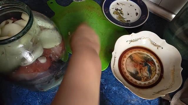 ПОХУДЕТЬ ВМЕСТЕ| готовлю домашнюю селедку из толстолоба! смотреть онлайн