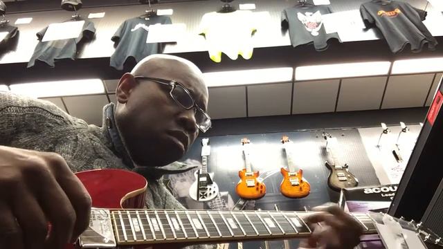 Epiphone Guitar Comparisons: Korean Sheraton, Sheraton ll, ES 335 Pro смотреть онлайн