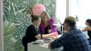 На что только женщины не идут ради красоты. Депиляции, инъекции, многочасовые процедуры у косметолог