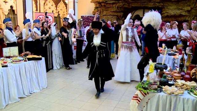 Миссис Екатеринбург 2014. Кулинарный поединок в ресторане "Неаполь" смотреть онлайн